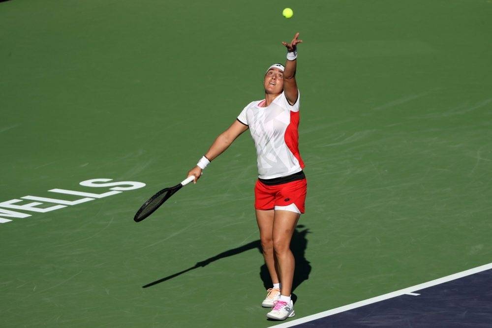 竞争激烈的 竞争激烈的