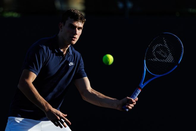 线里稳步前 线里稳步前