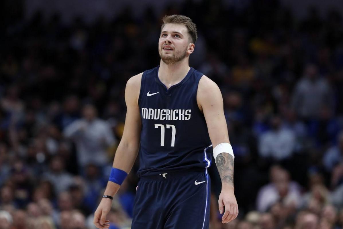 靠近中张的 靠近中张的